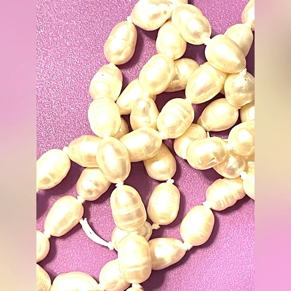 Gorgeous 25” Strand of 10mm Baroque Pearls - Picture 2 of 4